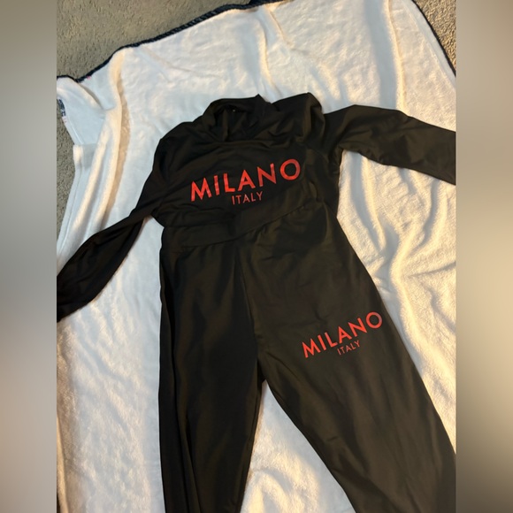 SHEIN Black and Red Milano Italy Set - Picture 1 of 1
